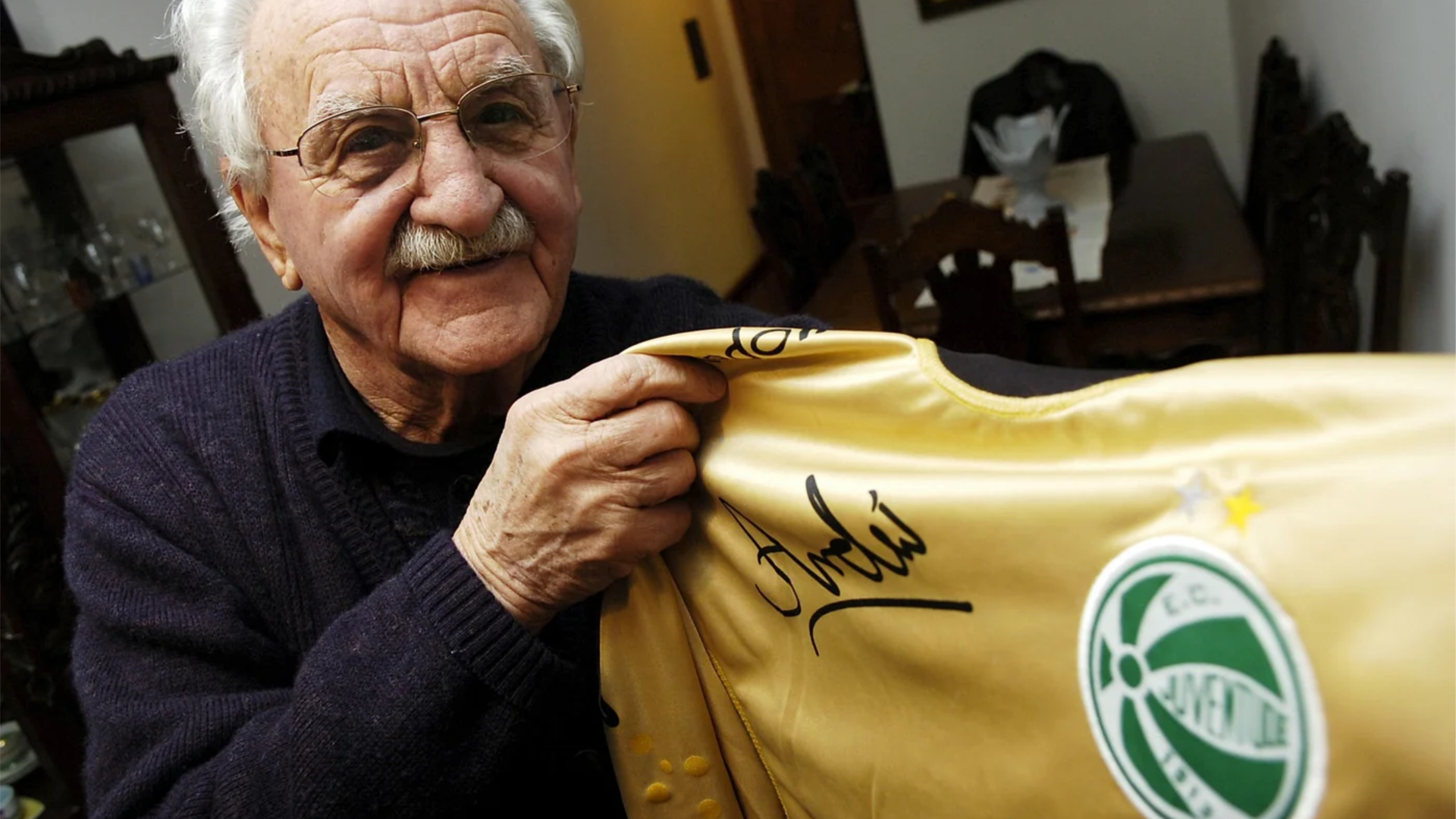 Juventude lamenta o falecimento do ex-goleiro Nadir João Casara