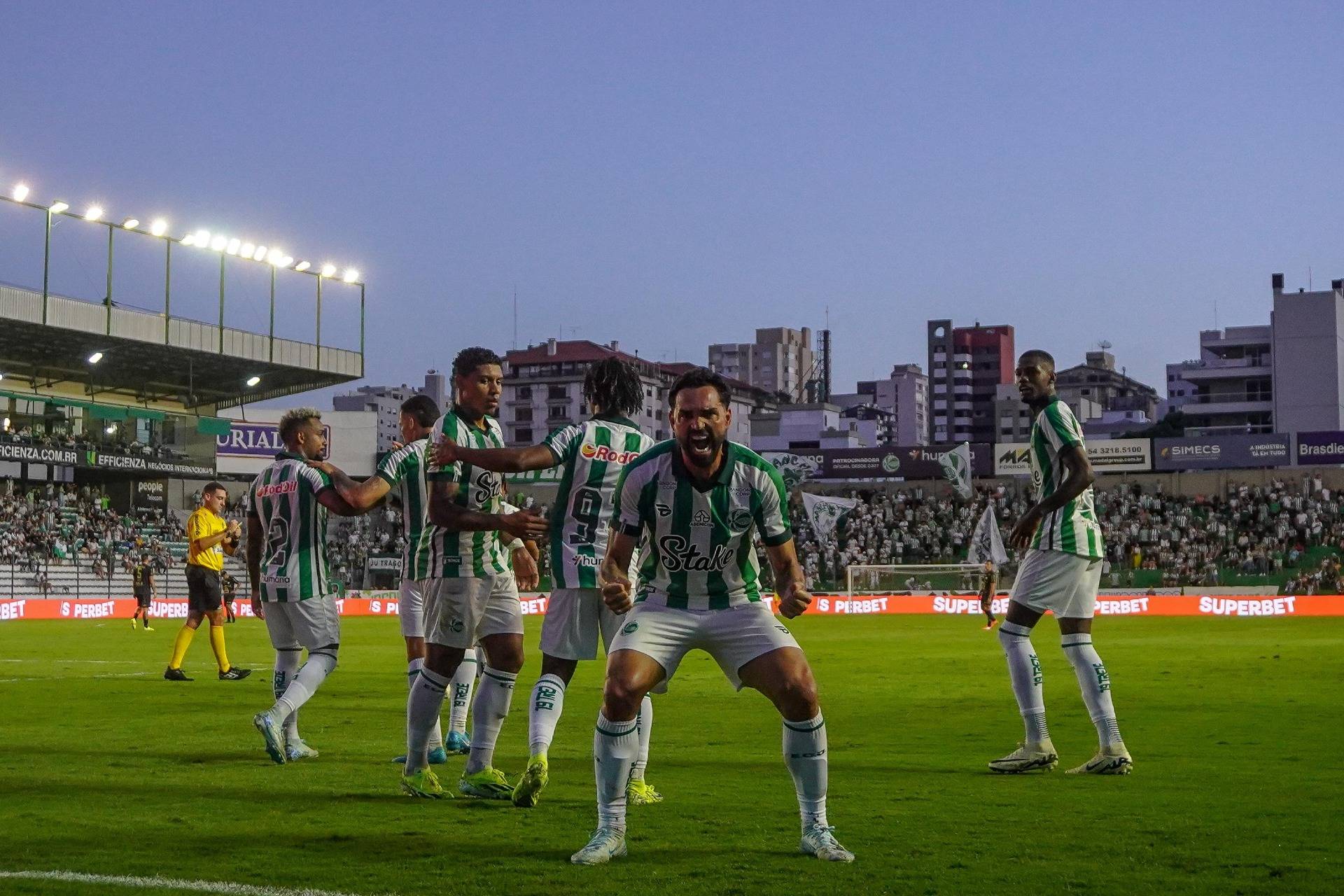 Com dois gols de Gilberto, Juventude estreia com grande vitória no Gauchão