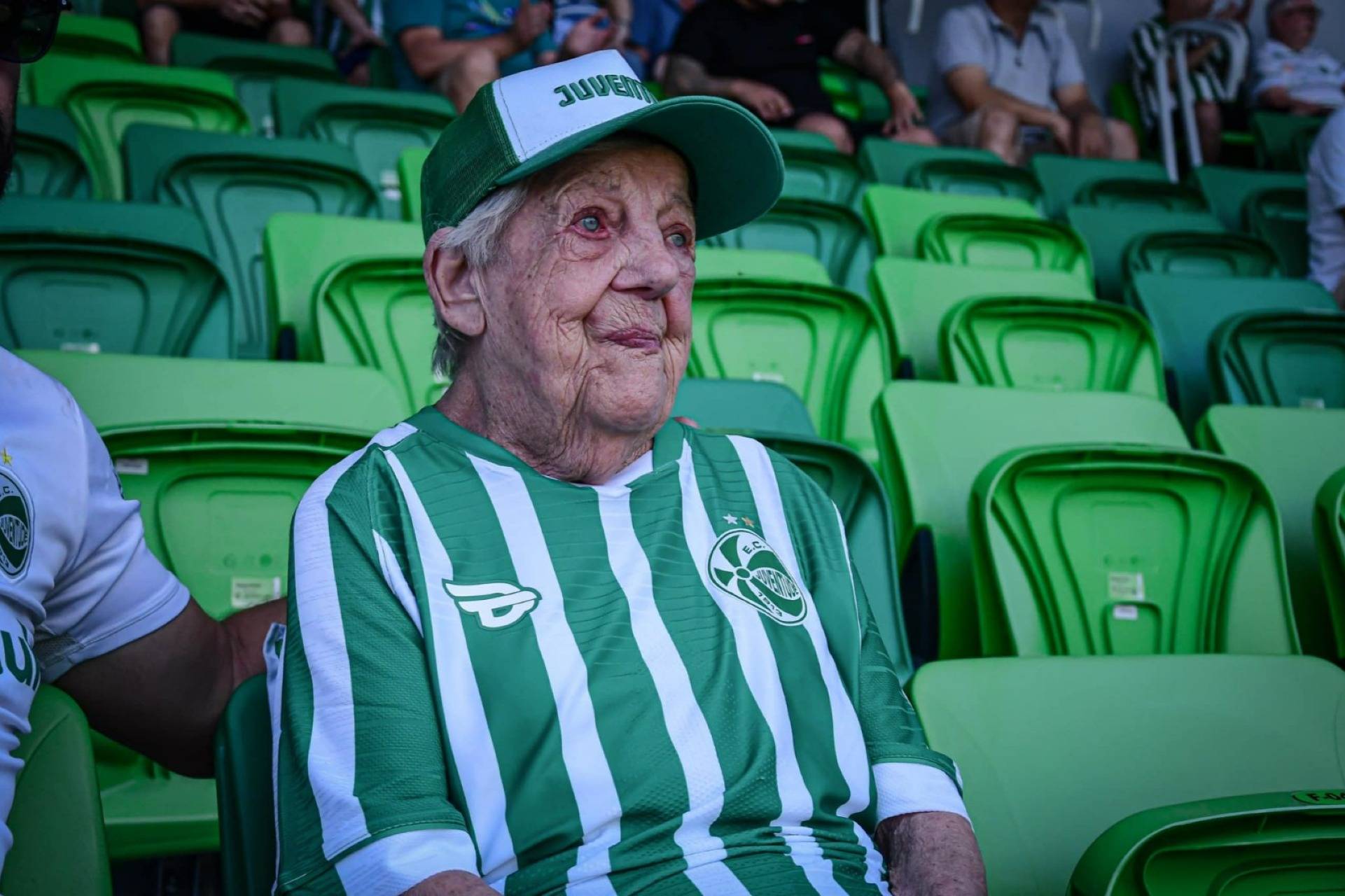 Juventude lamenta o falecimento da torcedora Celina Dal Pra Zengerling