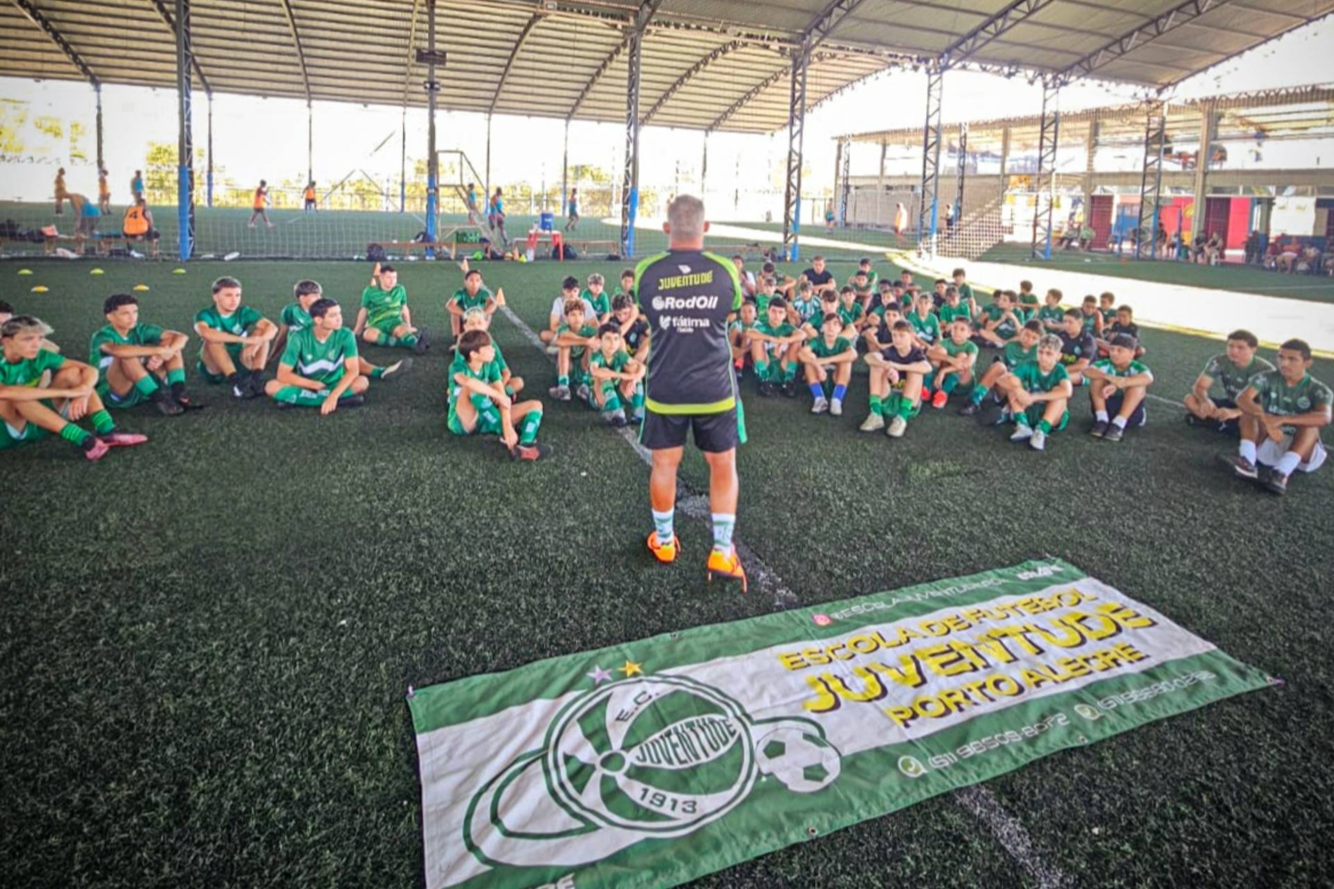 Escola de Futebol do Juventude realiza avaliação em sua unidade de Porto Alegre