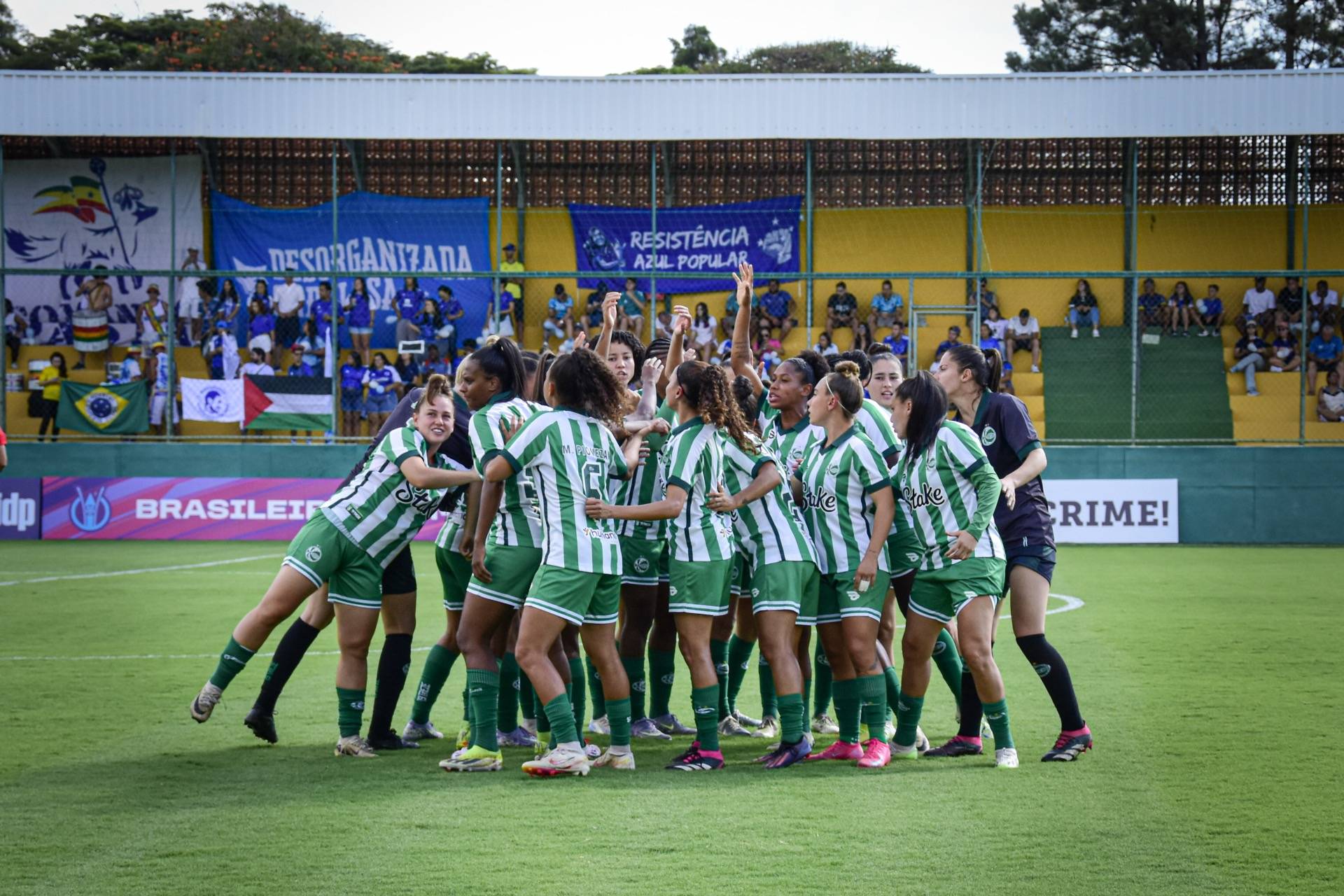 Fora de casa, Esmeraldas são superadas pelo Cruzeiro
