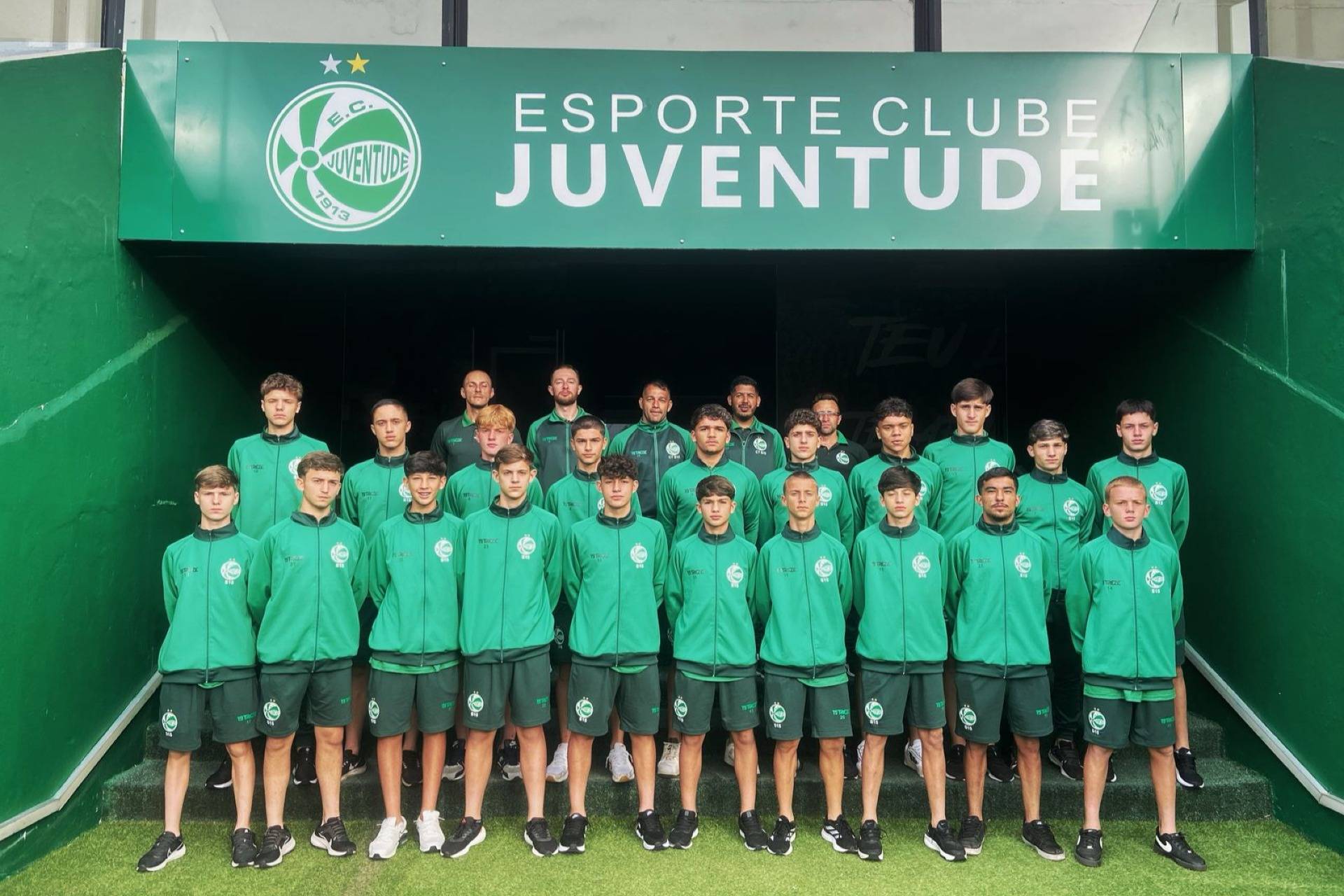 Base do Juventude inicia disputa da Copa Roca Sales