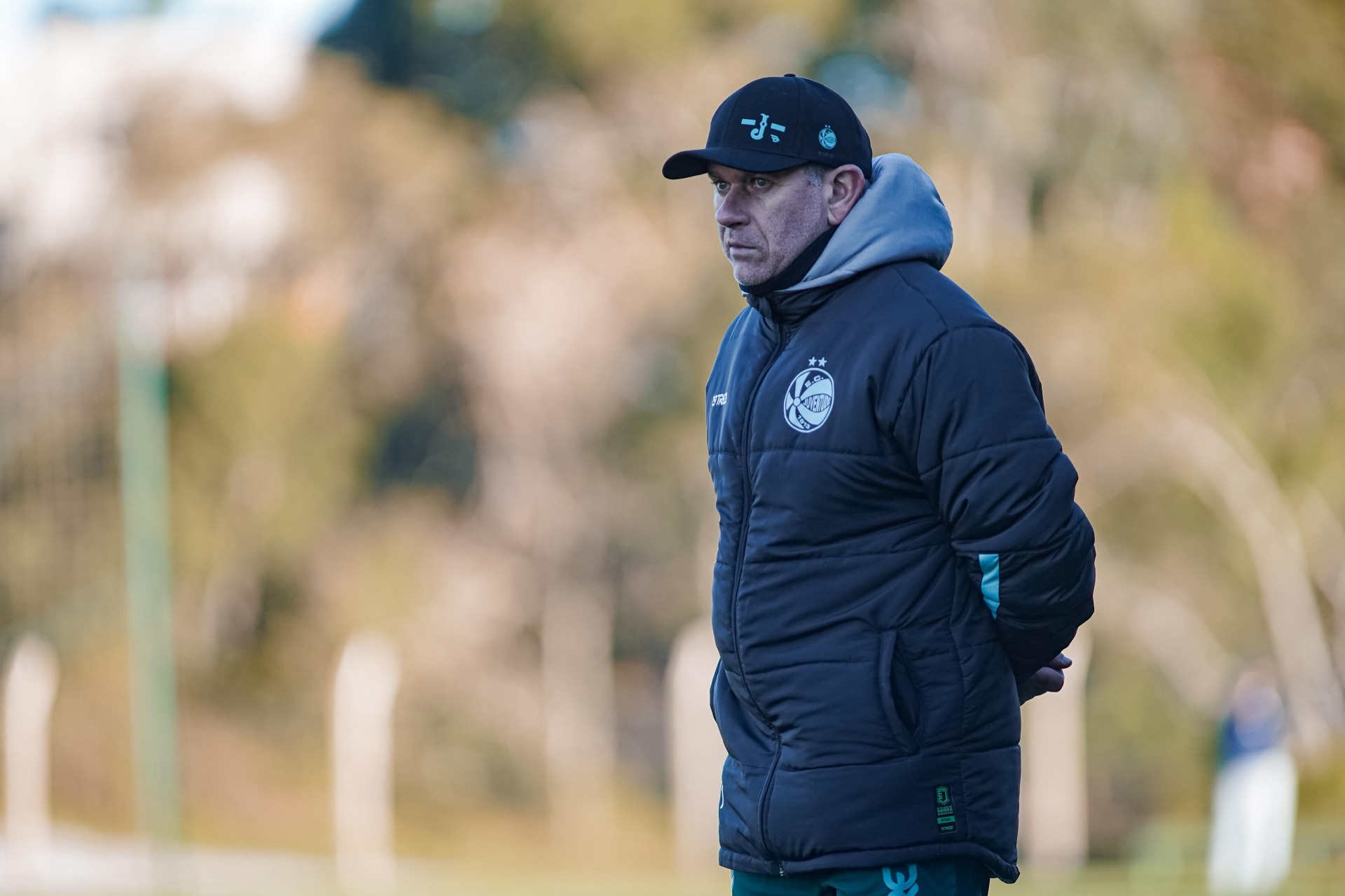 Claudio Tencati observa 21 atletas no primeiro jogo-treino da intertemporada