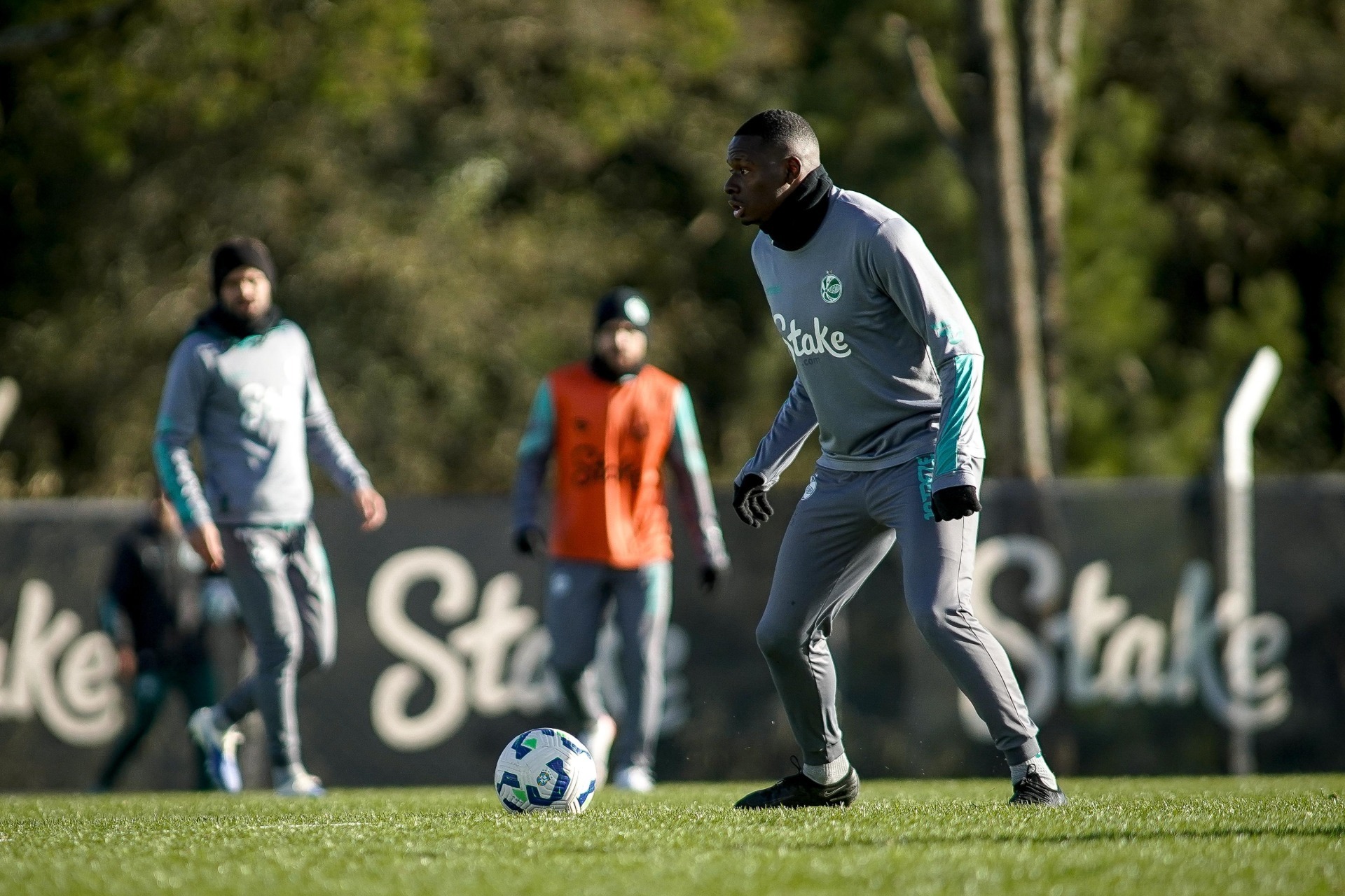 Juventude confirma contratação do volante Hudson
