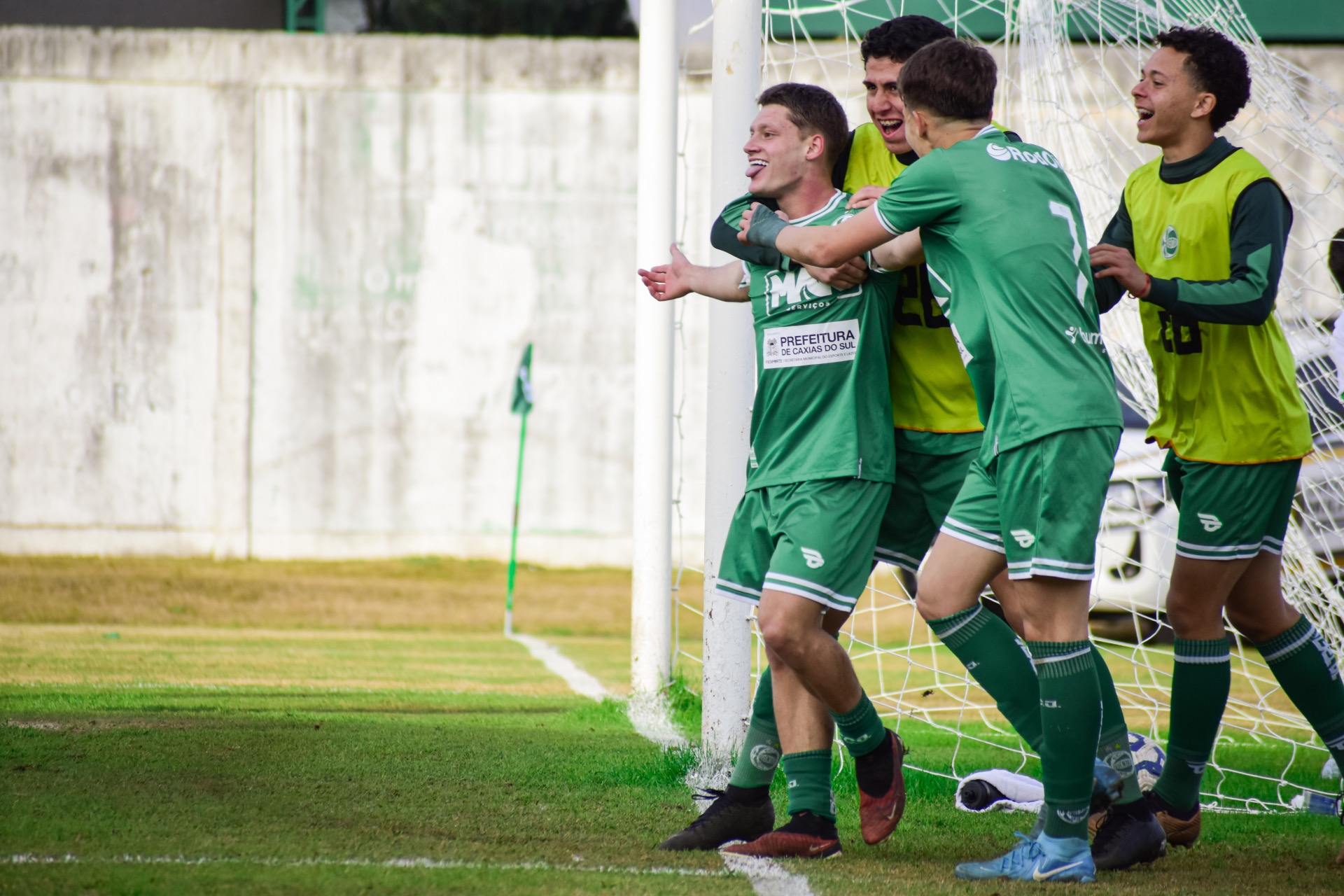 Juventude goleia e entra na zona de classificação do Brasileiro Sub-17
