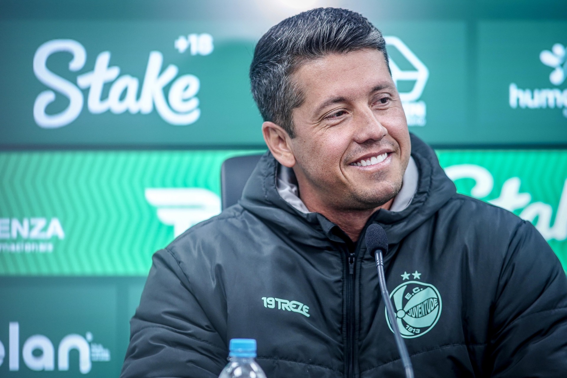 ‘O torcedor será fundamental nessa retomada’, destaca Carpini em coletiva de apresentação no Juventude