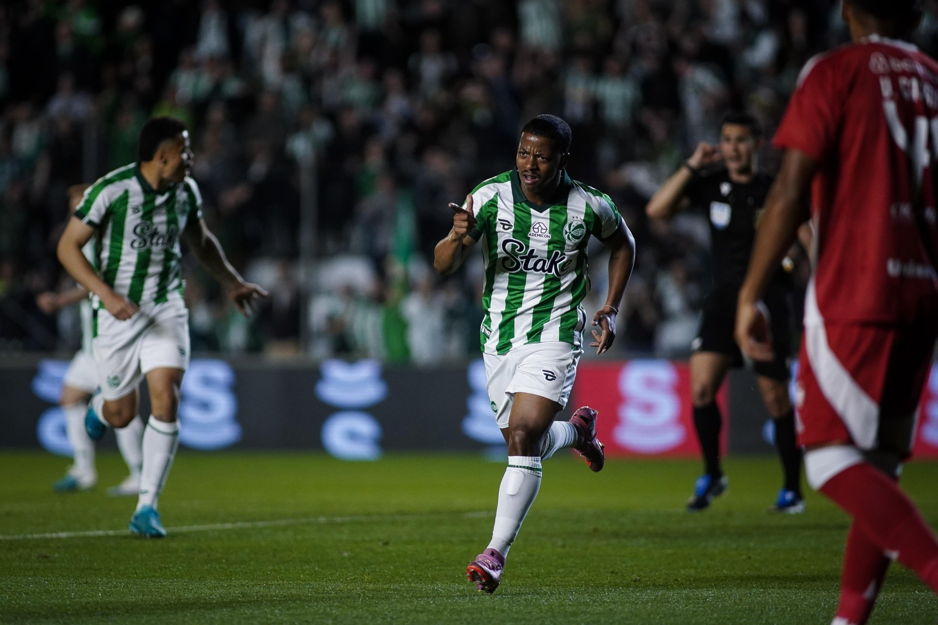 Com arbitragem tendenciosa, Juventude empata contra o Internacional no Jaconi 