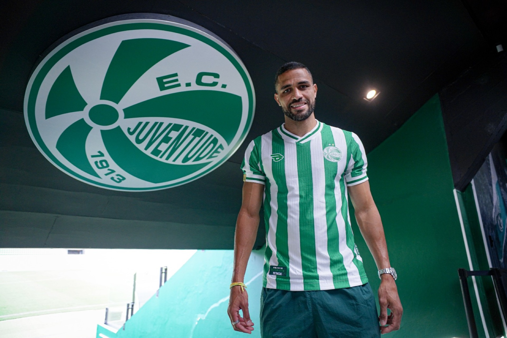 Alan Kardec é apresentado pelo Juventude: “Fazer parte desse projeto é muito especial para mim” 