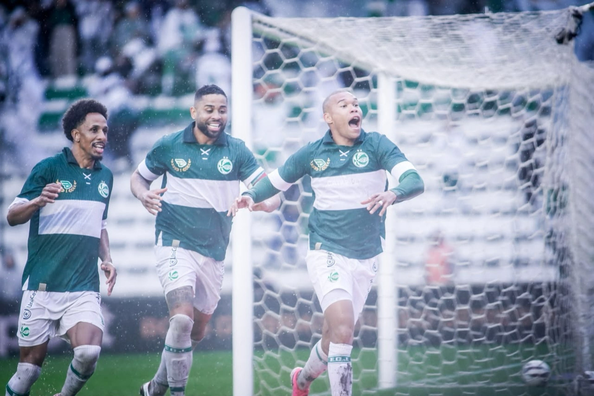 Juventude vence a terceira consecutiva e sobe na Série B