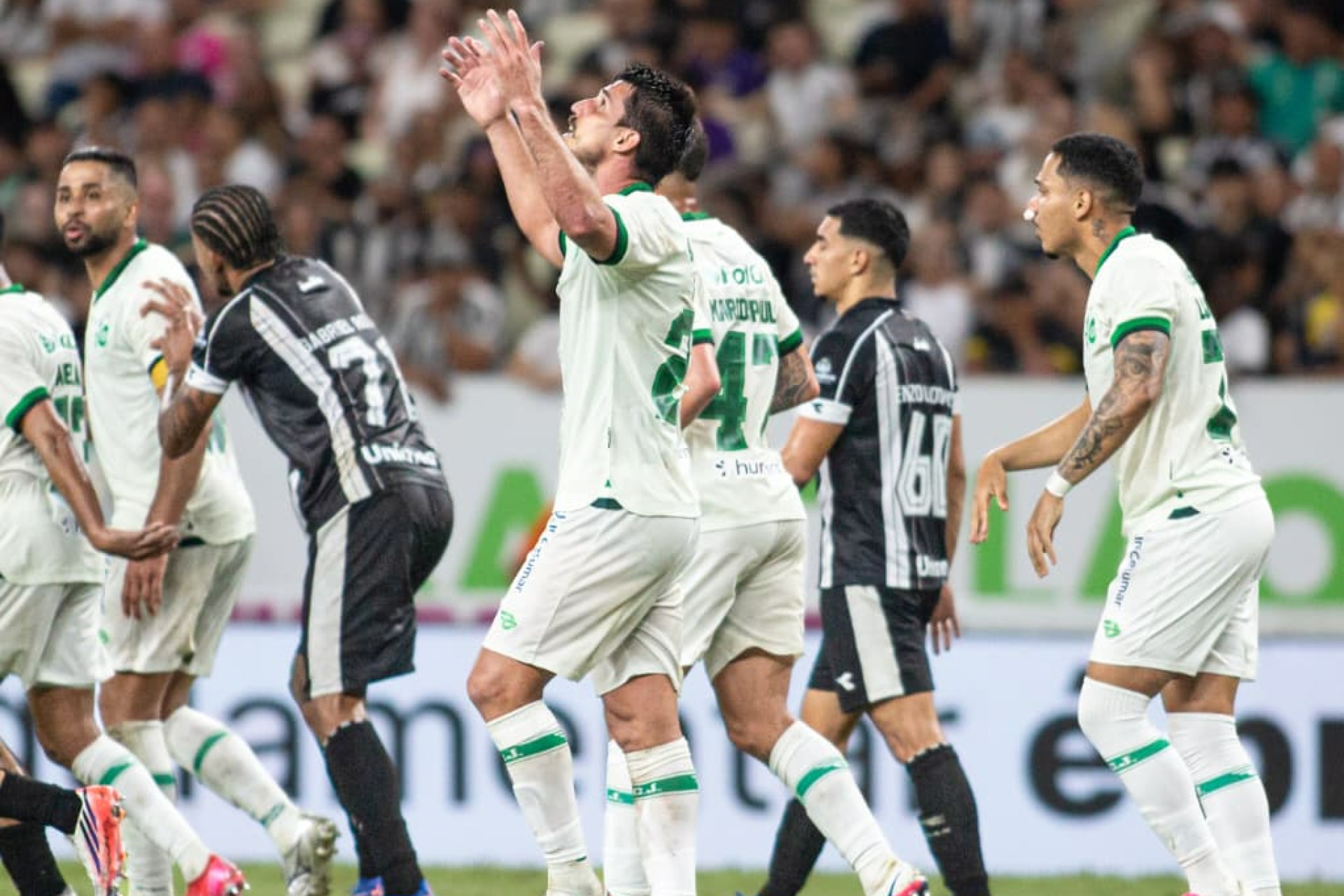 Em outra arbitragem desastrosa, Juventude fica no empate diante do Ceará 