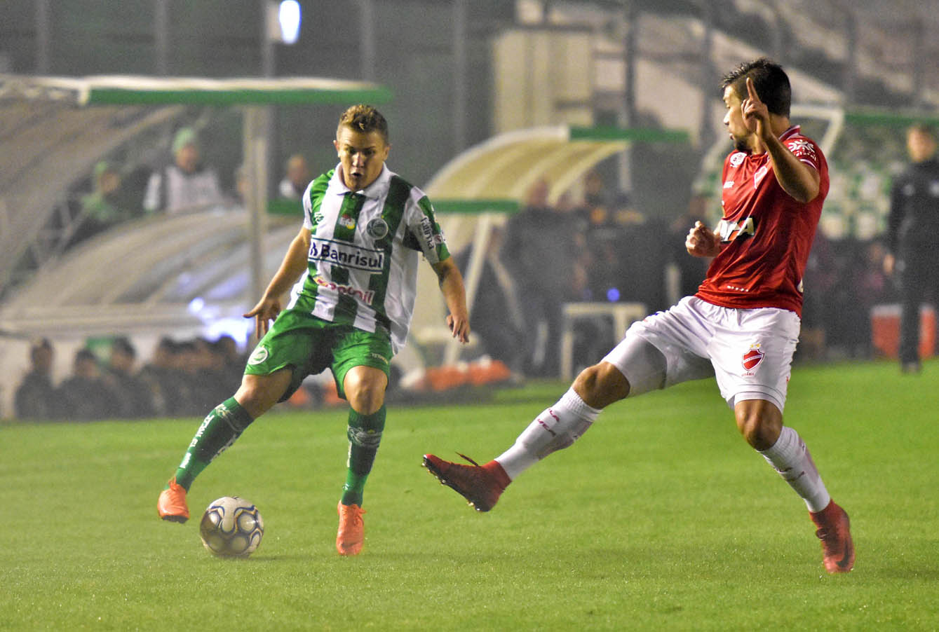 Ju perde para o Vila, no Jaconi