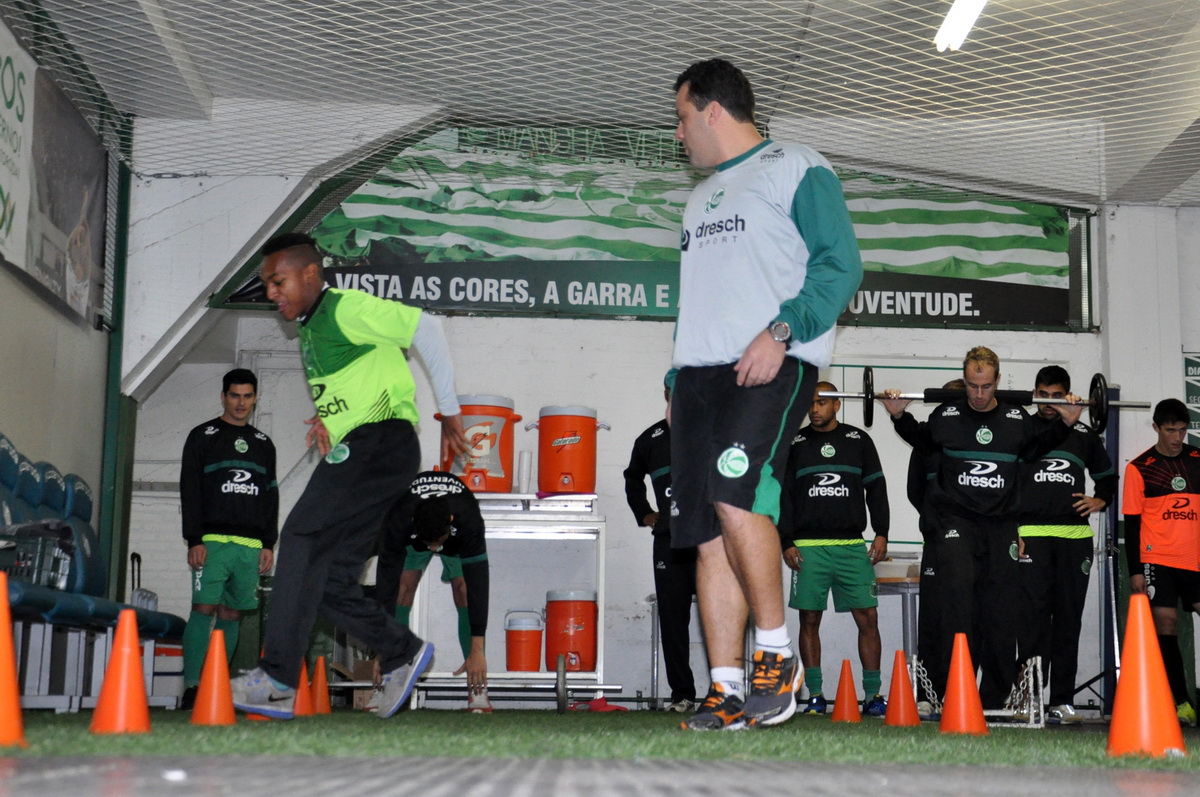 Jogadores se reapresentam e reiniciam trabalhos no Jaconi