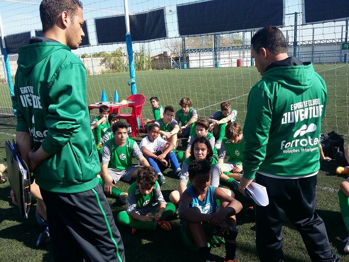 PRÉ-APROVADOS na avaliação da Escola de Futebol – Unidade Porto Alegre