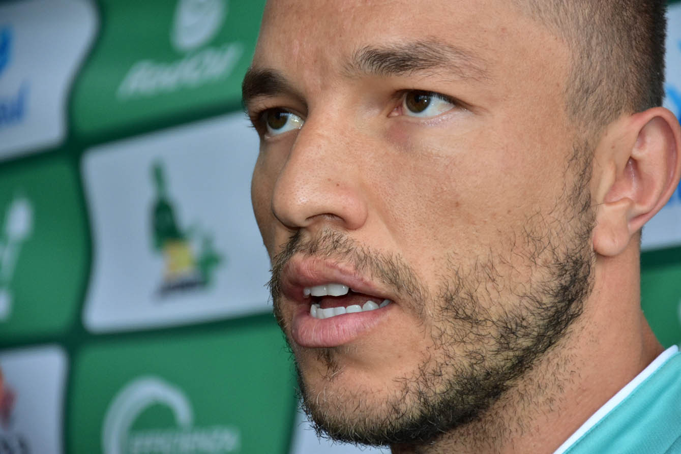 Goleiro Luis Carlos é apresentado no Juventude