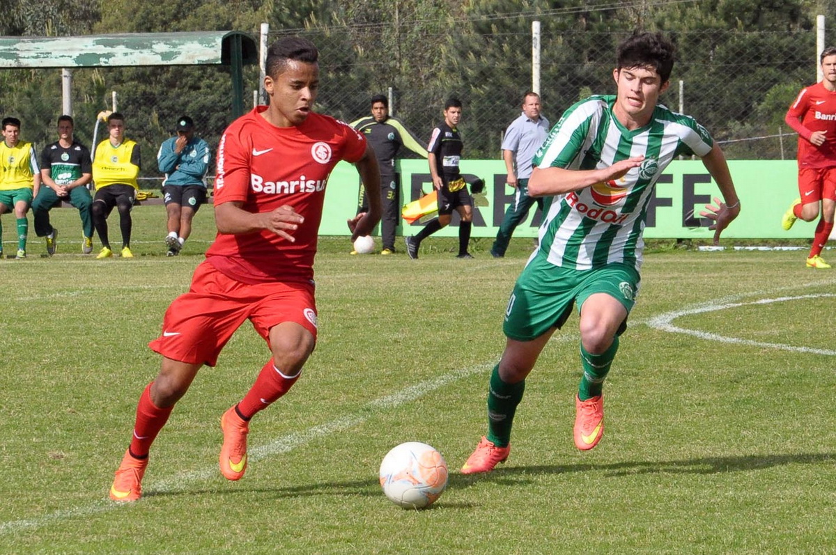 Sub-15 garante vitória importante contra o Inter