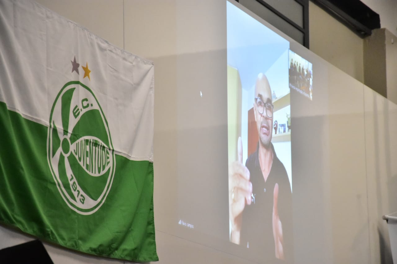 Campeão do Brasil, Flávio Campos é o convidado do projeto Juventude do Futuro