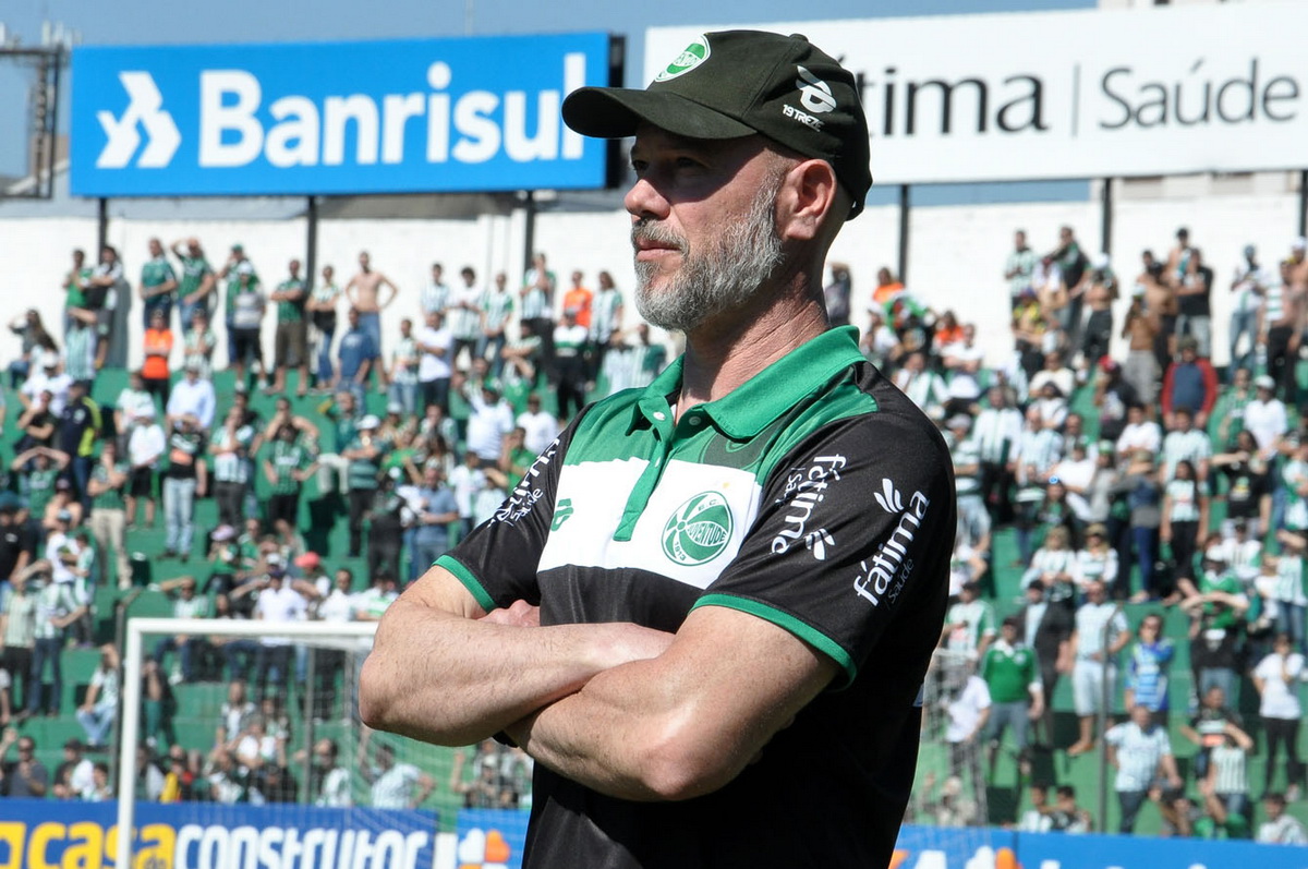 Com missão cumprida, Antonio Carlos Zago deixa o Juventude