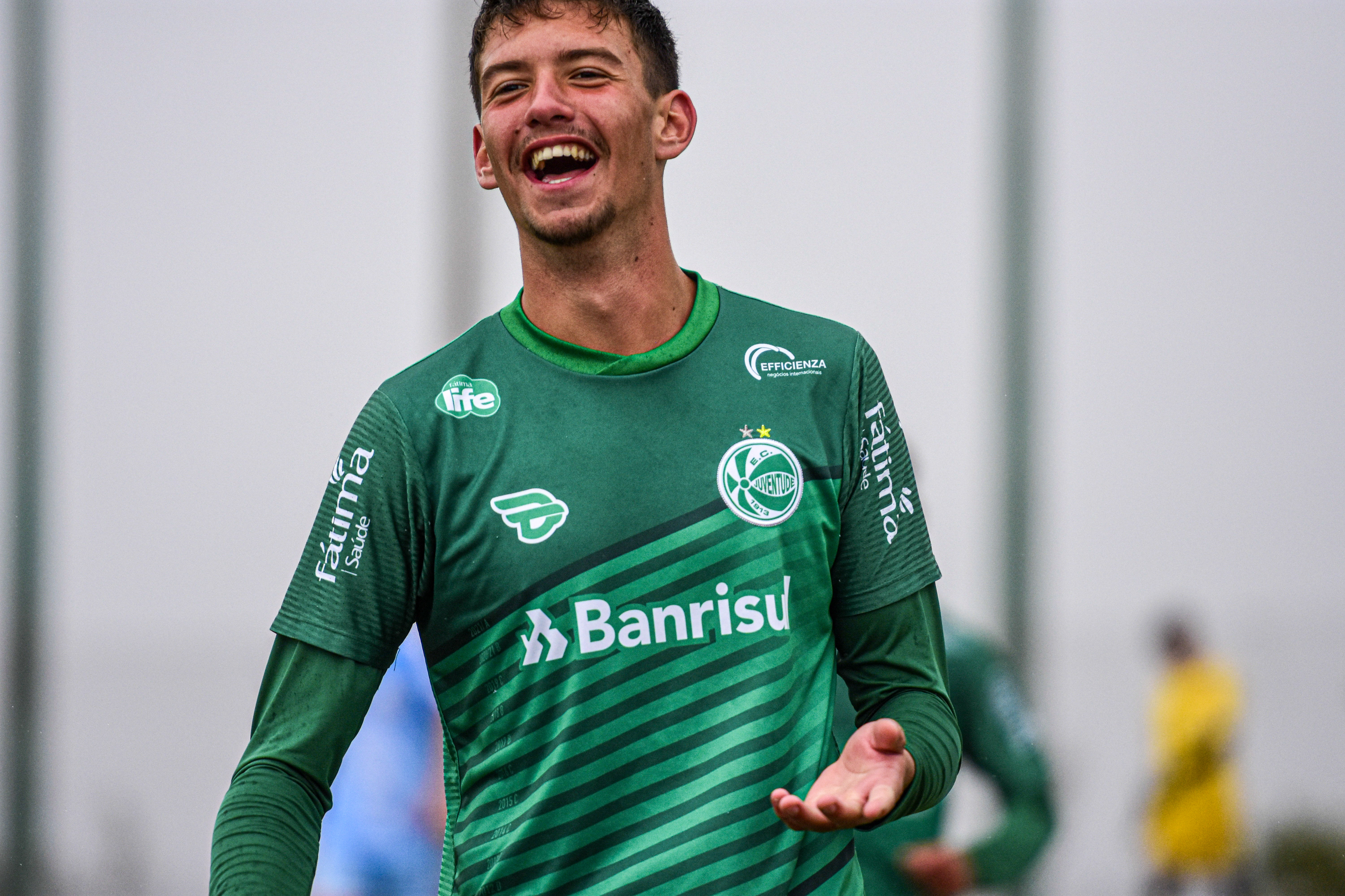 Sub-15 e sub-17 do Ju mantêm invencibilidade na Liga Serrana