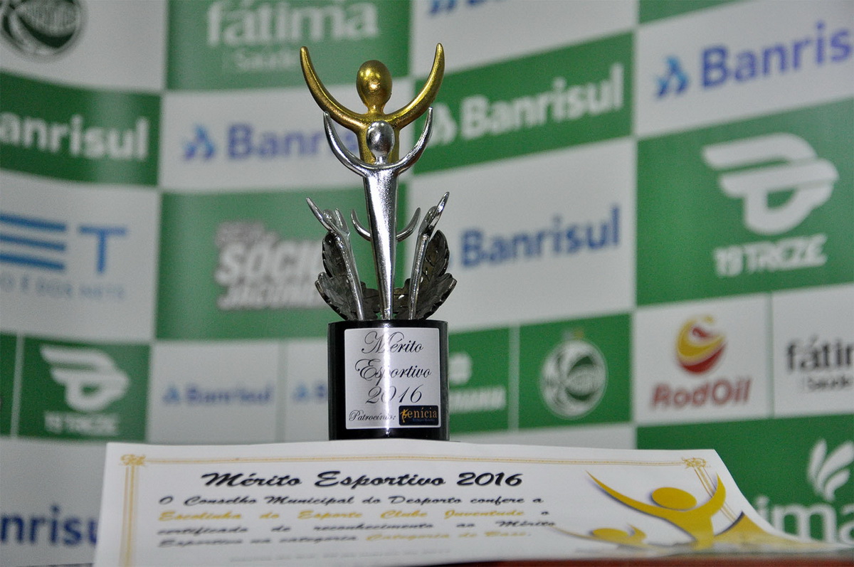 Escola de Futebol do Ju recebe o Mérito Esportivo 2016