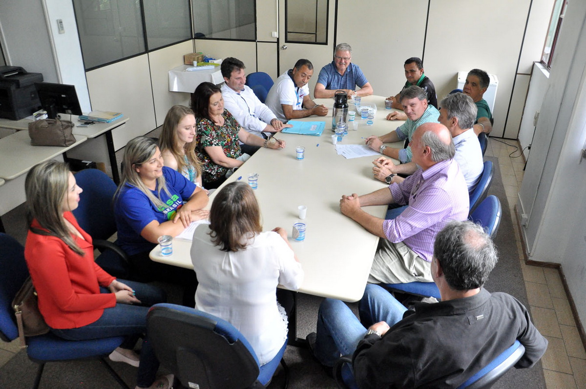 Juventude firma parceria para realizar trabalho social