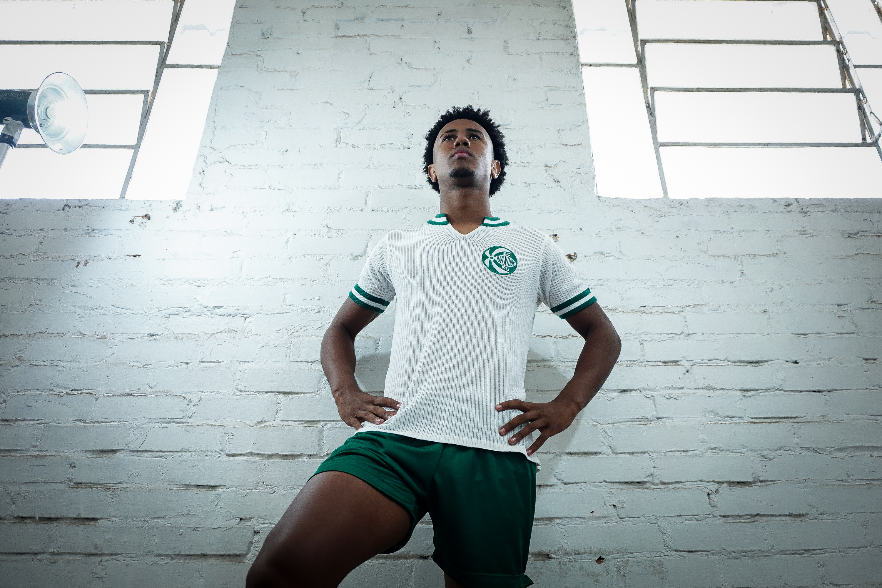 Juventude e 19Treze lançam camisa Lendária Valmir Louruz