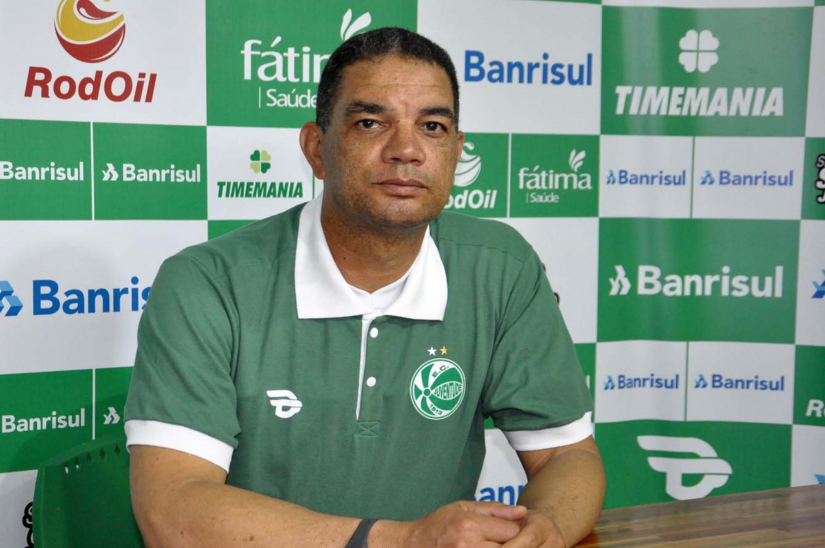 Adilson é o novo treinador do Sub-15 do Juventude