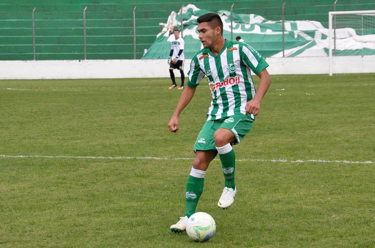 Ju Sub-20 vence fora de casa e dispara na liderança
