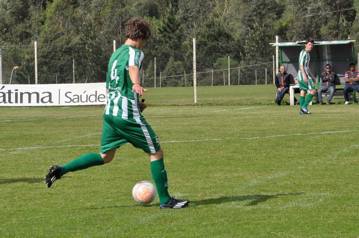 Fora de casa, Sub-17 vence e segue na zona de classificação