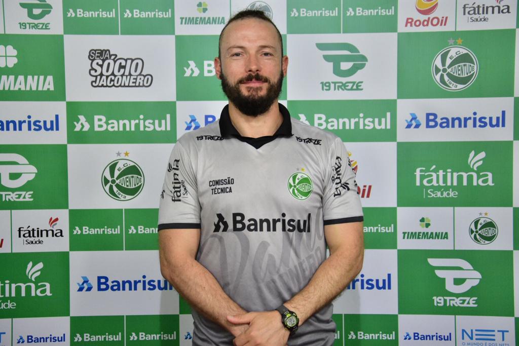 Juventude apresenta Rodrigo Squinalli como novo preparador físico 