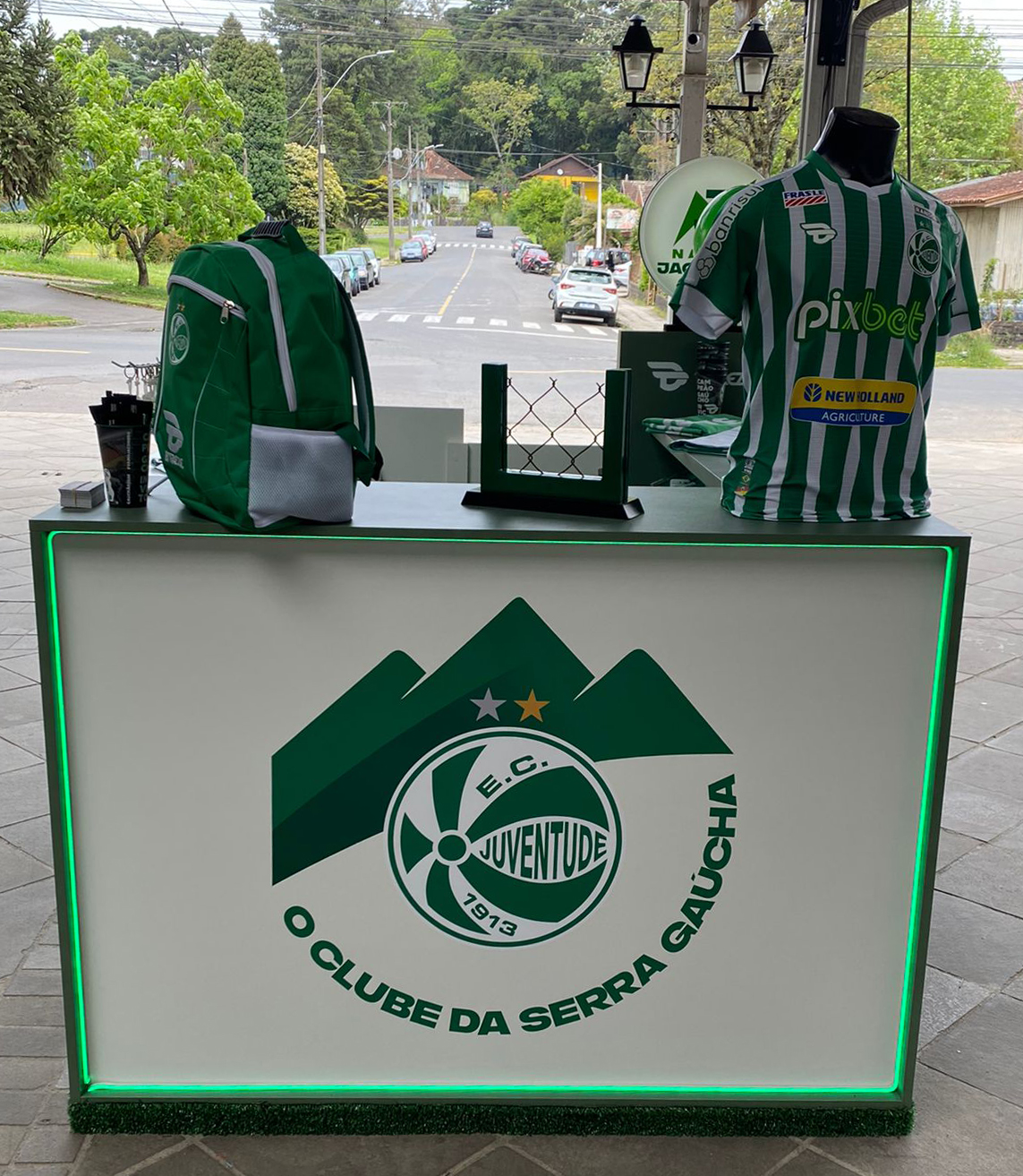 Juventude inaugura loja em Canela