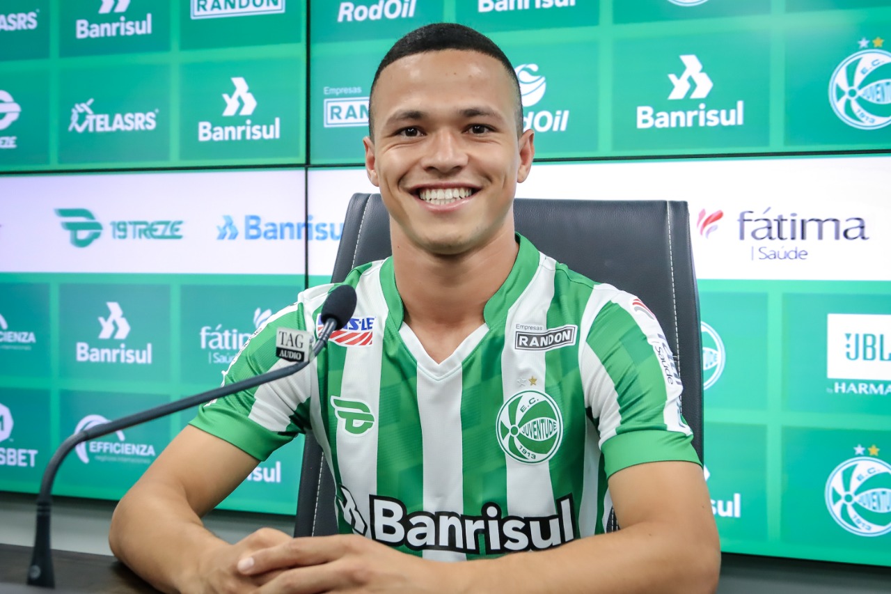 Darlan é apresentado oficialmente pelo Verdão