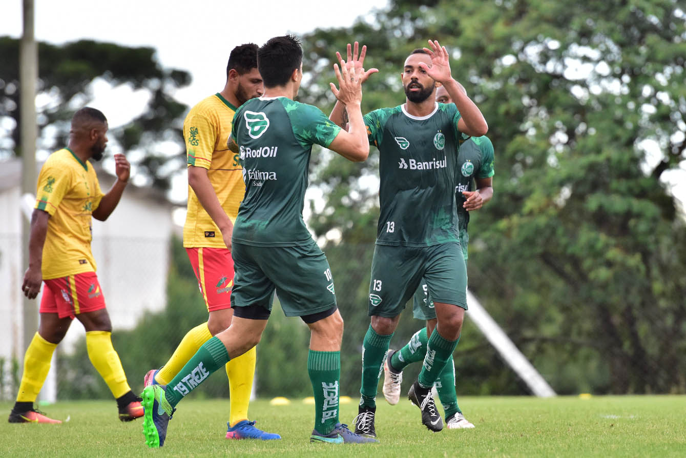 No último teste, Winck observa 23 atletas e Ju vence