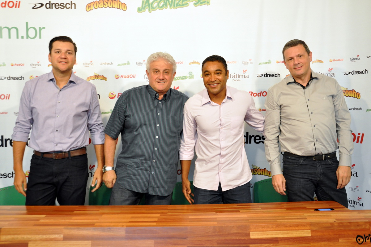 Roger Machado é apresentado como novo técnico do Juventude