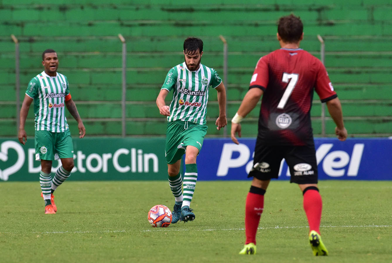 Ju sai na frente, mas fica no empate com o Brasil, pelo Gauchão