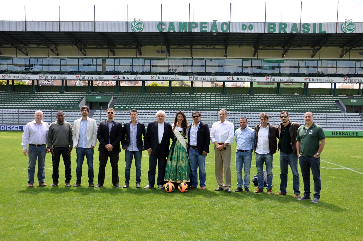 Juventude recebe delegação do Equador