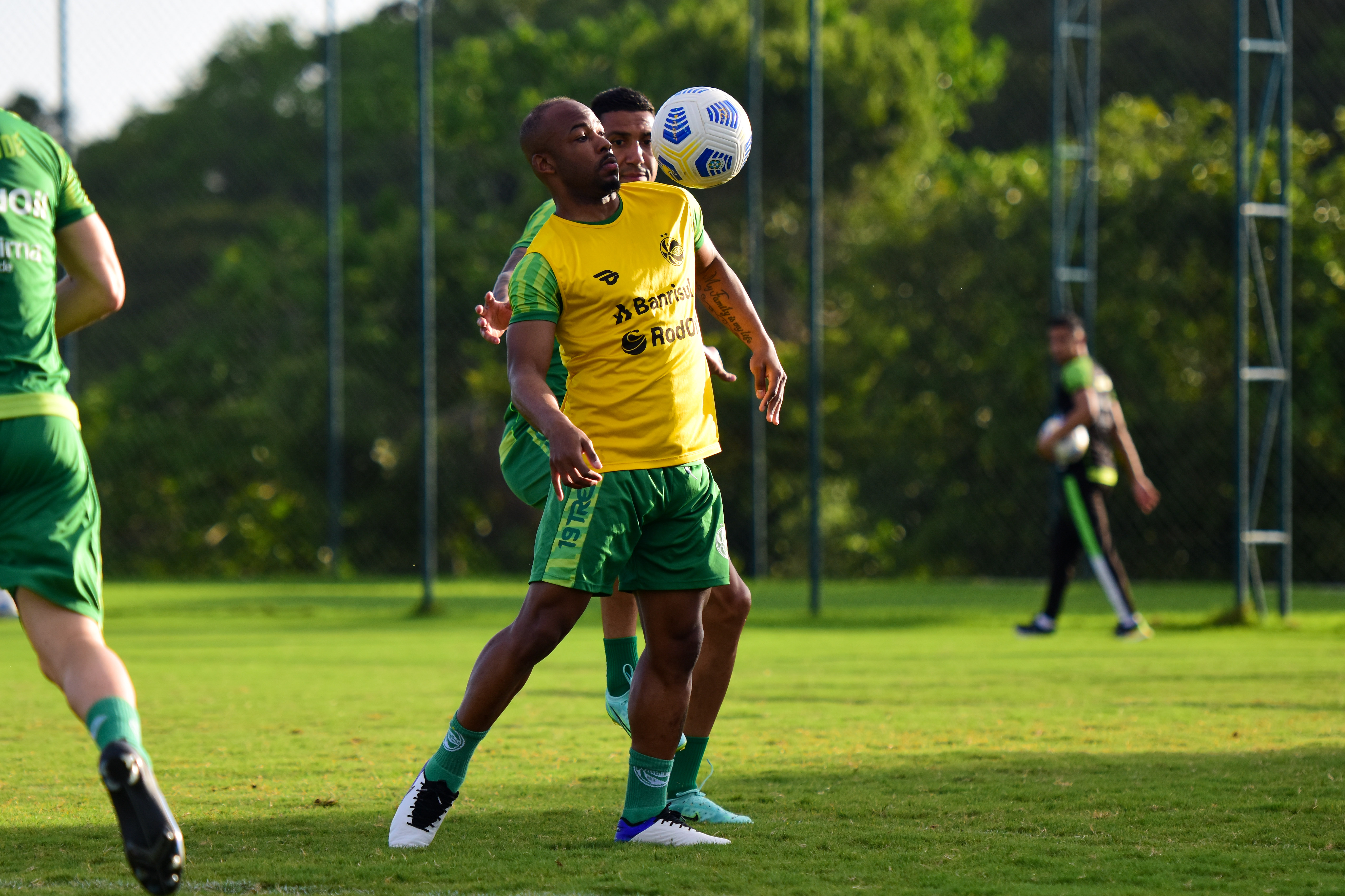 Fora de casa, Juventude enfrenta o Sport