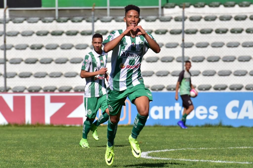 Ju sai em vantagem nas quartas de final do Gauchão sub-17