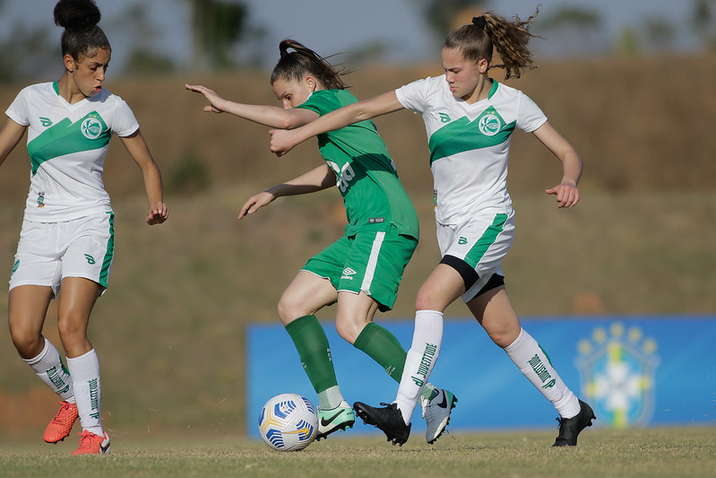 Esmeraldas: Ju tem boa atuação, mas é superado pela Chapecoense