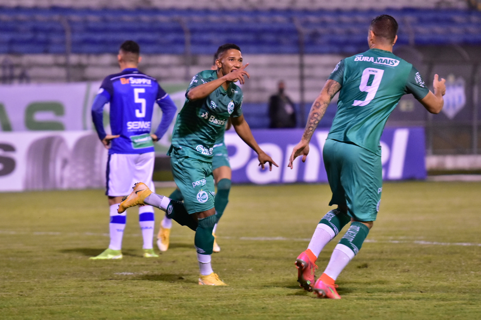 Com gol nos minutos iniciais Ju controla o jogo, vence o Aimoré e cola no G4 do Gauchão