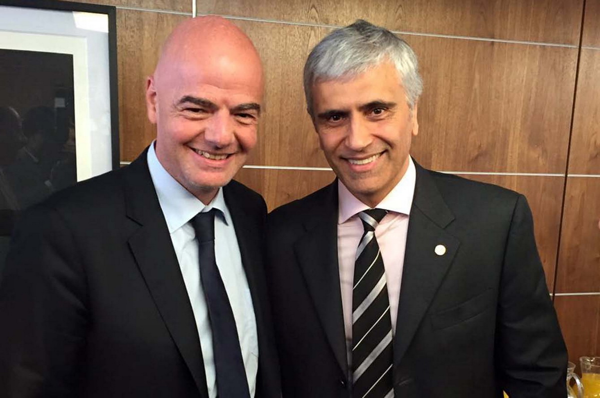 Juventude participa de recepção ao presidente da FIFA