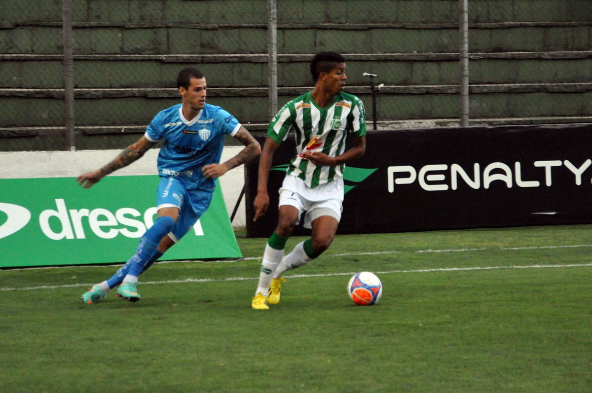 Ju faz bom jogo e empata com Novo Hamburgo