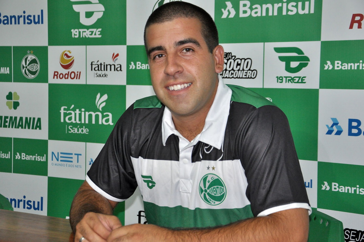 Gustavo Corrêa, preparador do Sub-20, deixa o clube para estudar na Europa