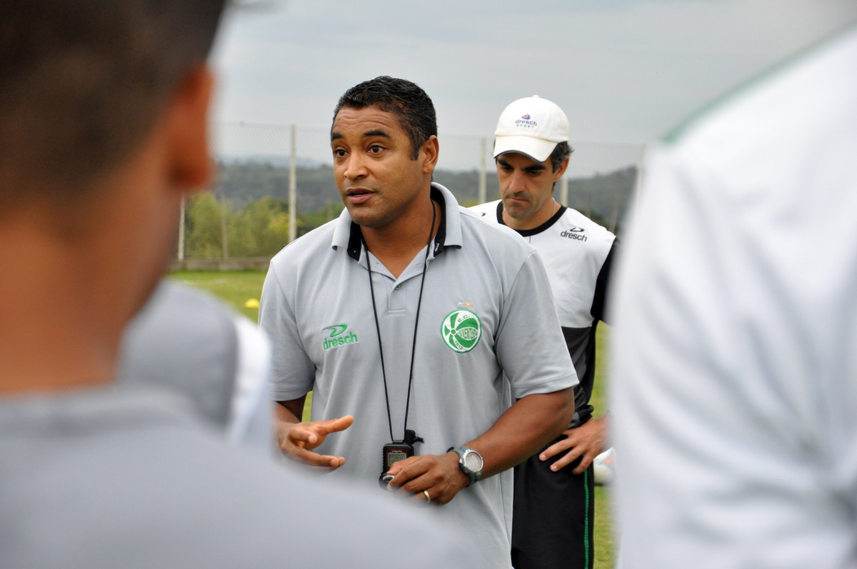 Roger Machado comanda primeiro treino no Verdão