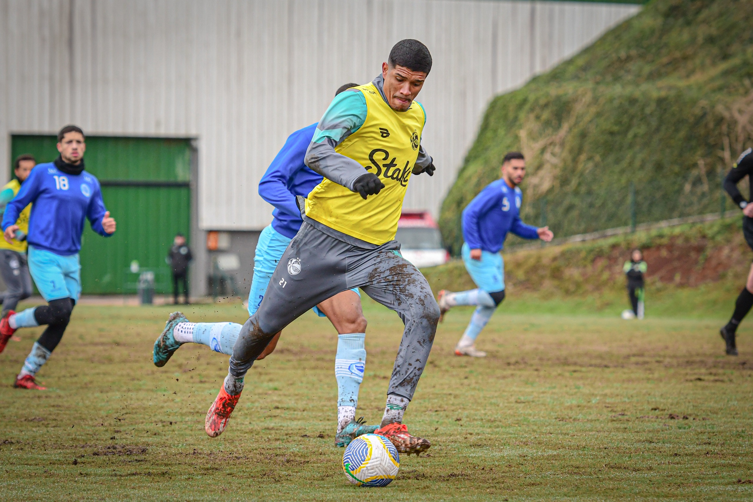 Com três gols de Lucas Barbosa, Juventude goleia o Glória em jogo-treino