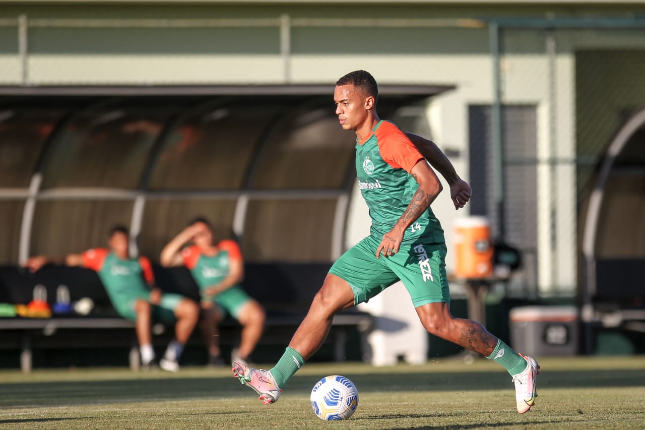 Juventude apresenta meia Bruninho
