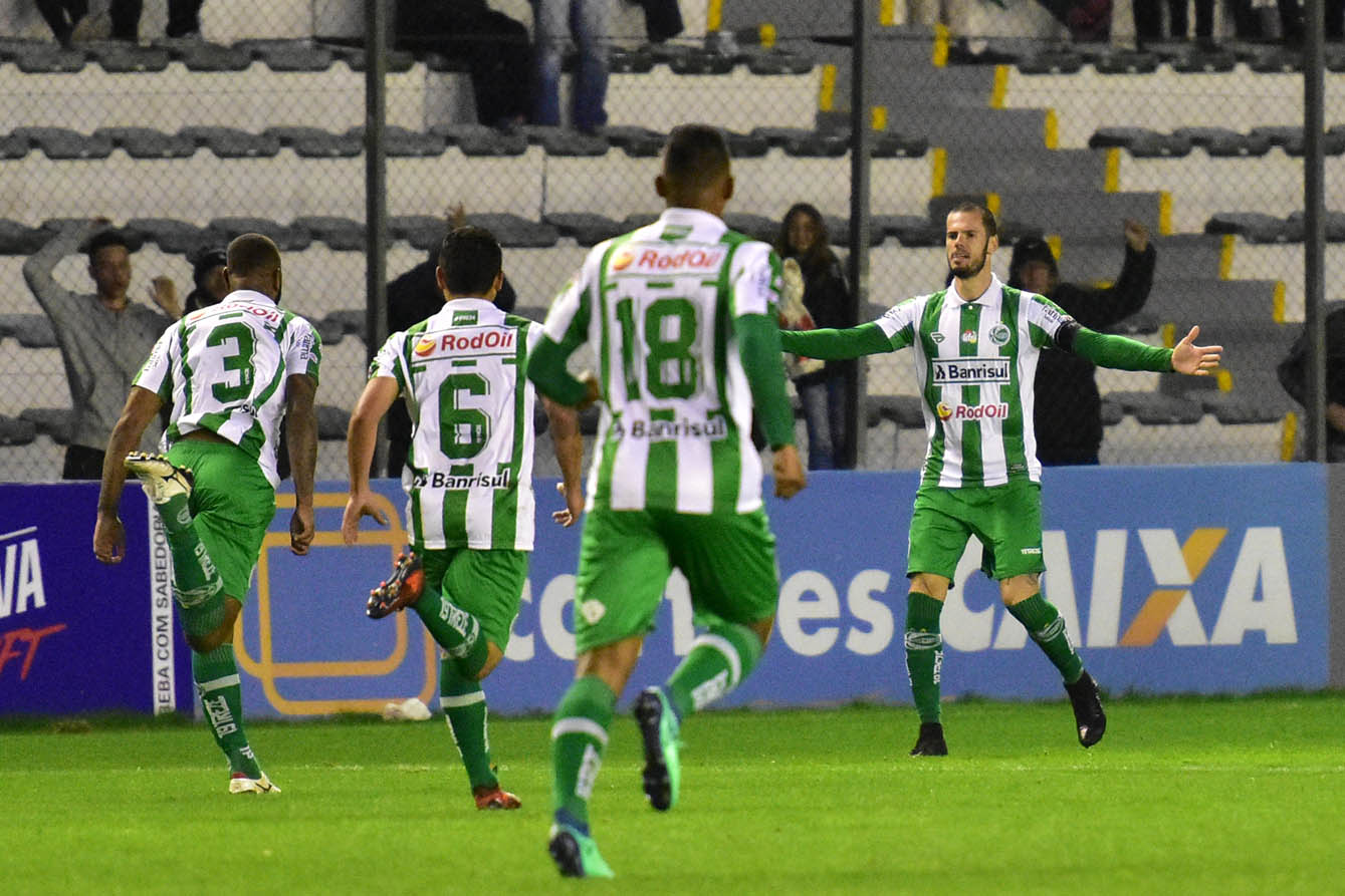 No Jaconi, Ju domina o jogo e vence CRB