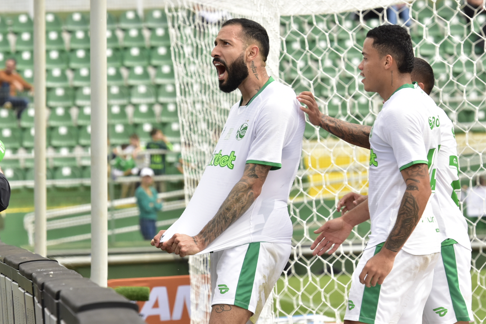Juventude joga bem e vence a primeira como visitante na Série B