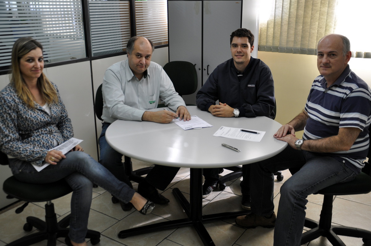 Juventude firma parceria com a Zanette Pneus