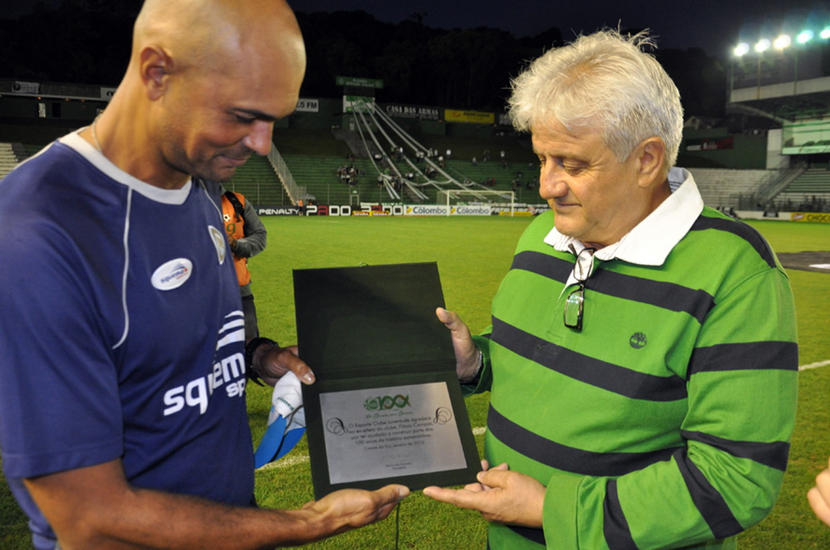 Homenagem ao eterno capitão
