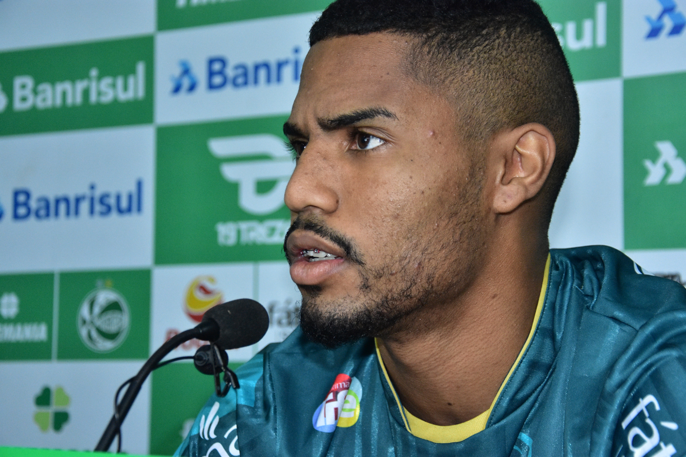 Ju confirma a contratação de Gabriel Novaes